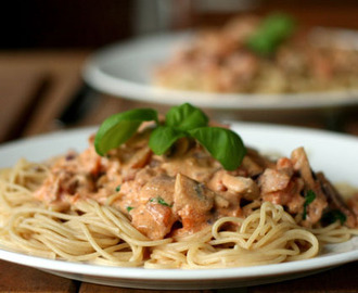 Pasta med krämig baconsås