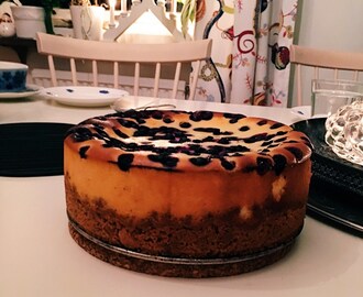 New York Cheesecake med vitchoklad, lime och blåbär | Recept