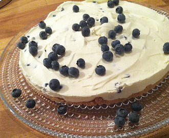 Fryst blåbärscheesecake