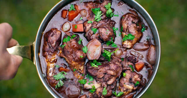 Coq au vin - Tareq Taylors recept