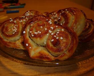 Pepparkaksbullar med vaniljfyllning