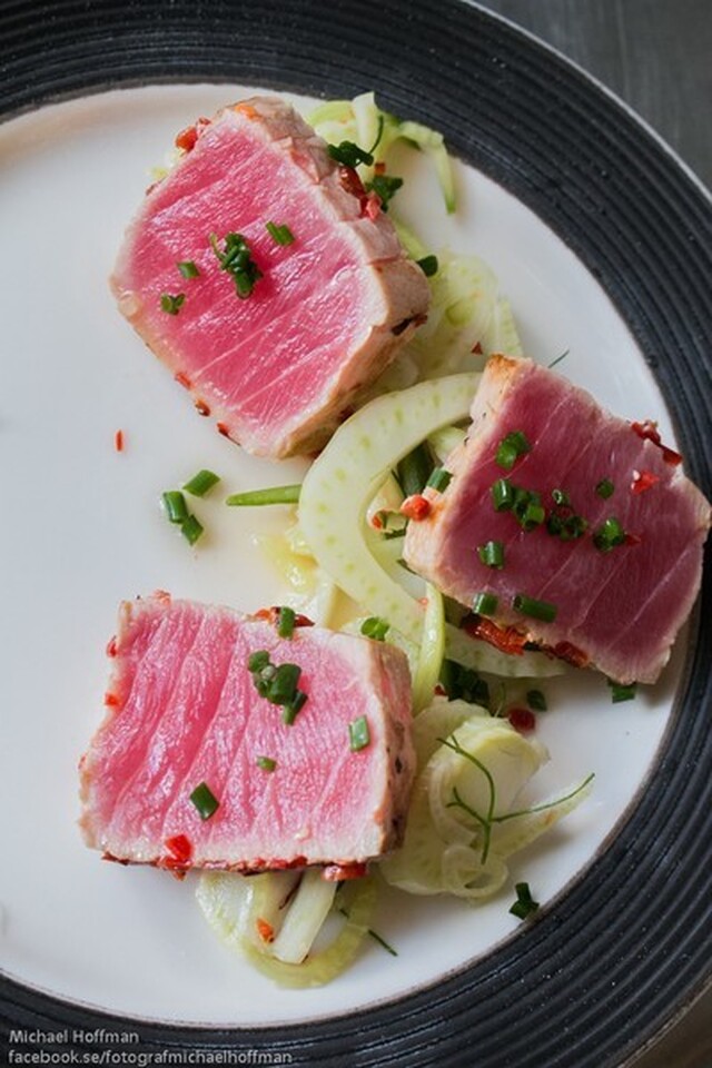 Chilihalstrad tonfisk med fänkålscrudité