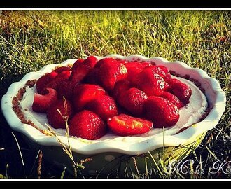 STRAWBERRY CREAM CHEESE PIE