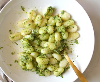 Simple Vegan Pesto Gnocchi