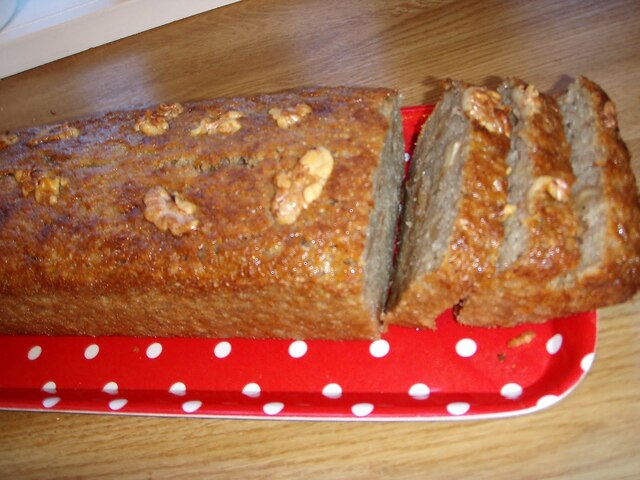 Walnut banana bread