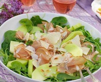 Melonsallad med kallrökt skinka