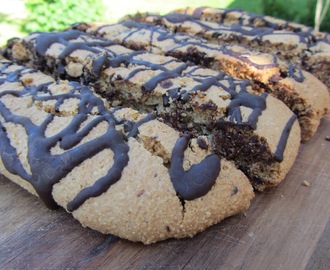 Chocolate Chip Biscotti Kakor (från 'Gather' Paleo kokboken)