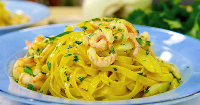 Pasta med fänkål, räkor och saffran