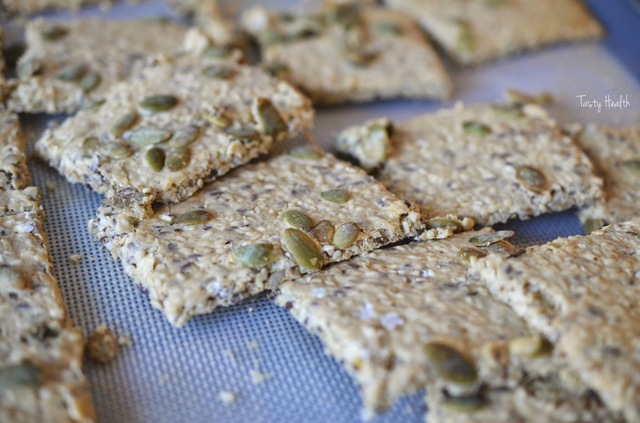 Glutenfritt (low carb) knäckebröd med pumpafrö & havssalt