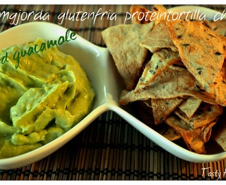 Hemgjorda glutenfria proteintortilla chips med guacamole