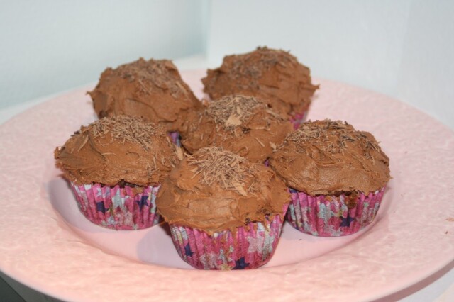 Maffiga chokladmuffins med len chokladfrosting