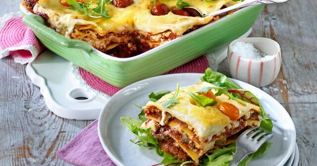 Vegetarisk lasagne med fetaost och aubergine recept