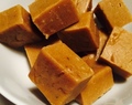 Vit chokladfudge med lakrits och citron