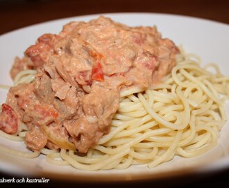 PASTA MED TONFISKSÅS