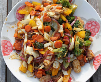 Teriyaki-wok med nudlar och grönsaker