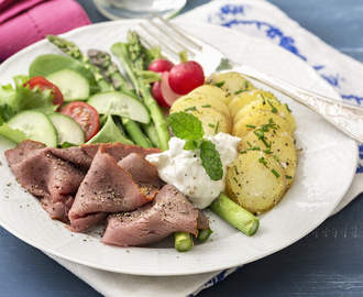 Rostbiff med läcker fetaostkräm och potatissallad