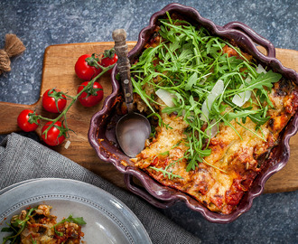 Maffig lasagne med solroskärnor och parmesan.