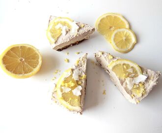 Raw lemon cheesecake