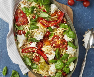 Linguine med ugnsrostade tomater och mozzarella