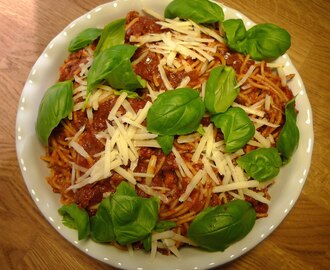 spaghetti milanese fr. LEON