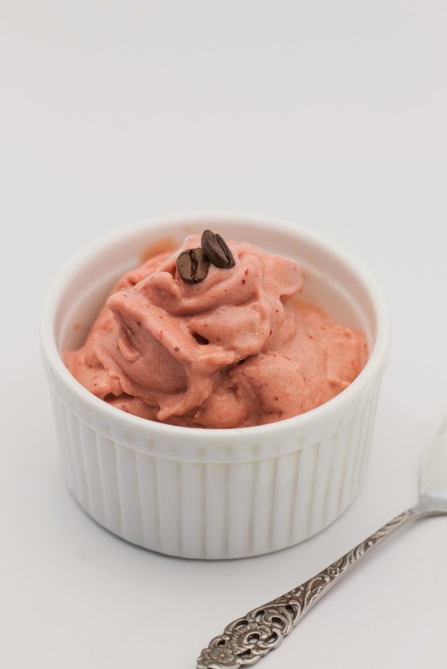 Banana-Strawberry Macchiato Smoothie Ice Cream