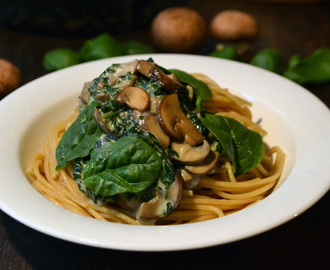 Pasta med skogschampinjon, spenat & crème fraiche