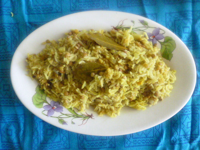 Mustigt linsris – Masoor dal pullao – Indisk risrätt med linser, nejlika och kanelstång