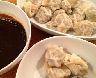 Sichuan dumplings med kryddstark sås - inspiration från Ken Hom
