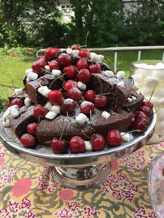 Elsas Kalasmat - Chokladkaka med stulna körsbär, gluten- och laktosfri