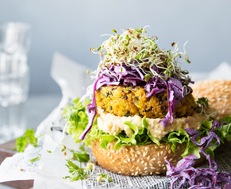 Carrot & Halloumi Burgers and Avocado Chocolate Mousse + a short summary of my recent workshop