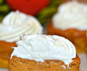 Pumpkin Pie Cupcakes With Cream Cheese Whipped Cream