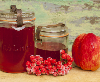 Rönnbärsgelé med äpple och sherry