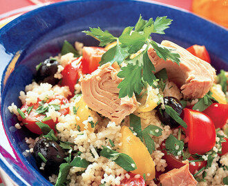 Couscous med tonfisk, tomater och oliver