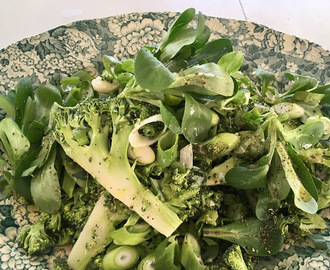 Ät mer grönt - Bästa Broccolisalladen