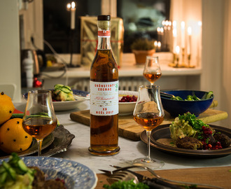 Fylliga köttbullar, potatispuré och sås med touch av cognac