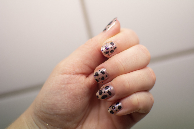 Leopard-naglar och piercing!
