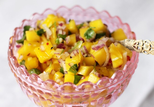 Medryckande mangosalsa