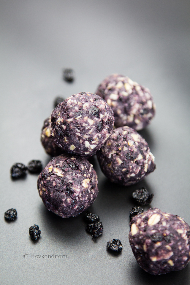 Arctic Berry Bliss Balls