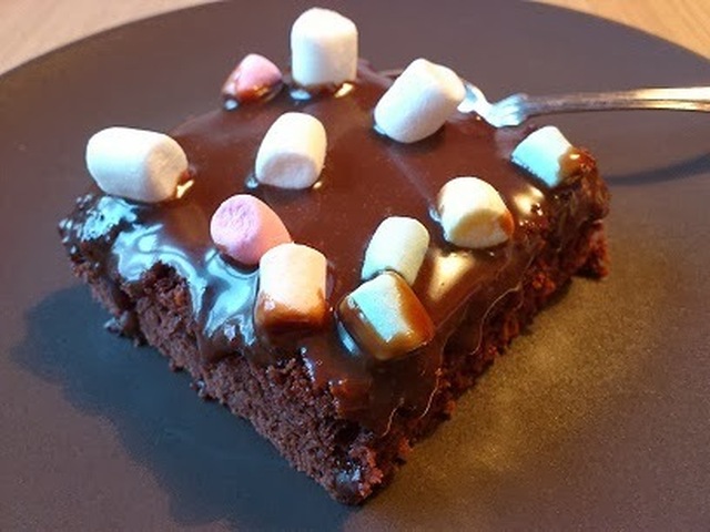 Chokladrutor med marshmallowstopp.