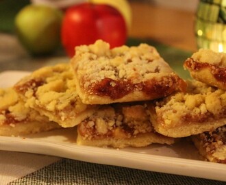 Apple crumble bars!