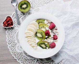 Soya Yoghurt Bowl with Vegan 40 % Protein Rich Granola & Fruits