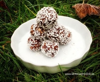 Godaste chokladbollarna som är, tro det eller ej, nyttiga:)