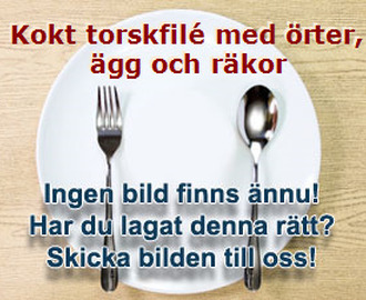 Kokt torskfilé med örter, ägg och räkor