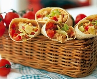 Vegetariska wraps med hummus