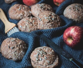 Dinkelfrallor med äpple, gott vardagsbröd