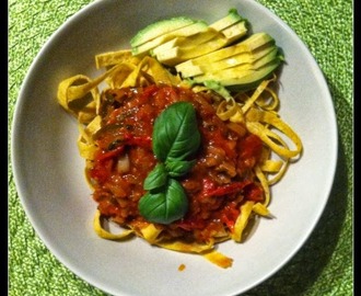 Meatfree Monday: LCHF-pasta med tomatsås