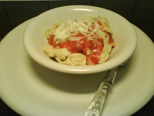 Tortellini med tomatsås