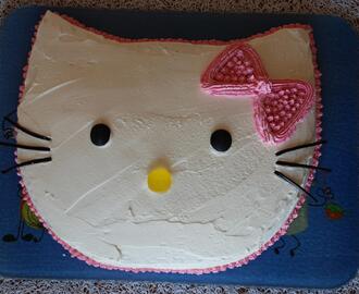 Hello Kitty tårta kombinerad med prinsesstårta
