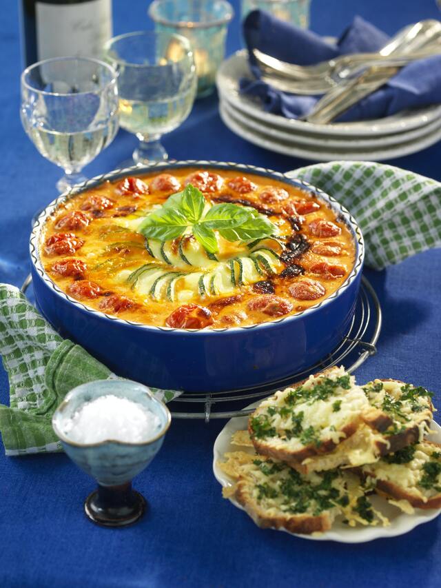 Italiensk squashgratäng med vitlöksbröd