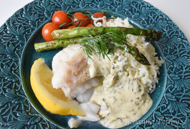 Torsk med örtsås och pressad potatis